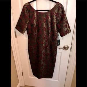 Beautiful NWT Adrianna Papell dress. Size 14